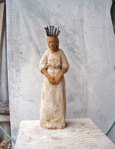 La Reina (madera y clavos)